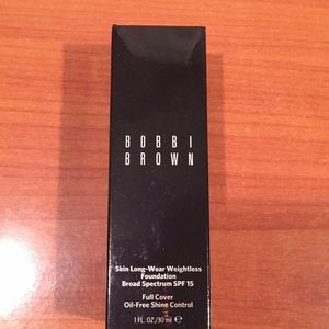 Bobbi Brown Skin Long-Wear Weightless Foundation